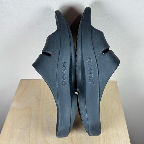 OOFOS Men’s WOMEN'S OOAHH SLIDE SANDAL - BLACK Size 10/12 - Picture 2 of 7